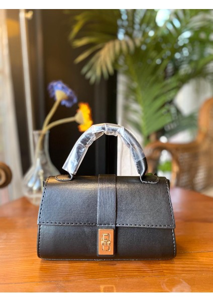 Siyah Lock Mini Çanta fiyatları