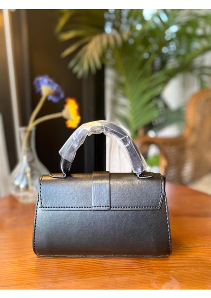 Siyah Lock Mini Çanta modelleri