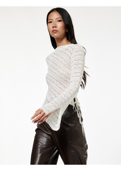 Uzun Kollu Bisiklet Yaka Bağlama Detaylı Dantelli Bluz fiyatları