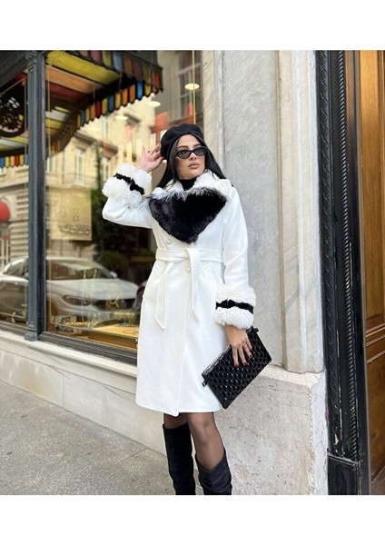 Kadın Beyaz Kürk Detaylı Kalın Kaban