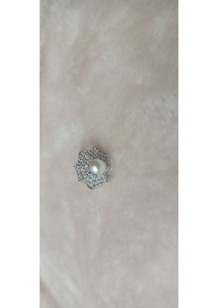 Gümüş Örümcek Ağı: Inciyle Dokunan Zarafet 925 Ayar Yüzük