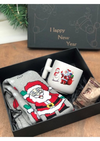 Yılbaşı Temalı Özel Kutu, Kupa, Çorap ve Şeker Seti, Sevdiklerinize Güzel Hediye Fırsatı fiyatları