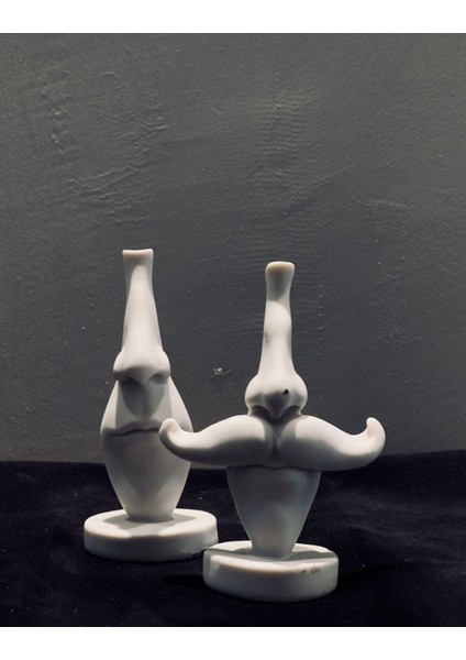 Modern Dekoratif Gözlük Tutacağı – 15X12 cm Burun ve Bıyık Figürlü Gözlük Standı