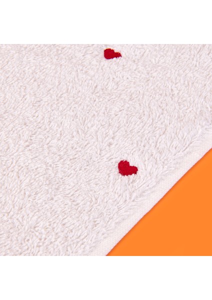 Soft Kalp Nakışlı El Havlusu - Ekru / Kırmızı - 30X50 cm modelleri