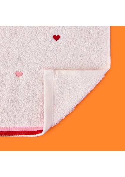 Soft Kalp Nakışlı El Havlusu - Ekru / Kırmızı - 30X50 cm fırsatları