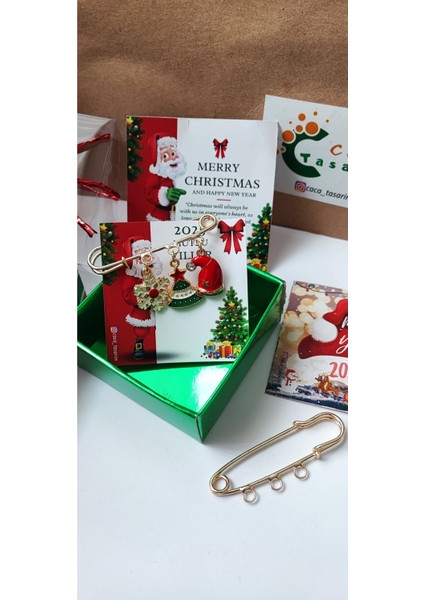 Yılbaşı Temalı Yaka Iğnesi Broş, Kartlı ve Kutulu Hediye Seti fiyatları