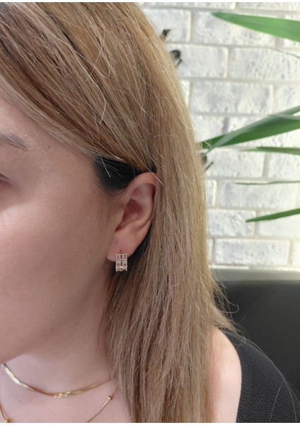 Gold Taş Detaylı Küpe