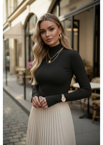 Parmak Geçmeli Kadın Body – Esnek Kumaş