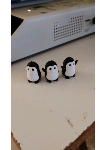 Mini Penguen Dekor – 10’lu Set (2 Cm) | Düz / Eller Havada / Karışık fırsatları