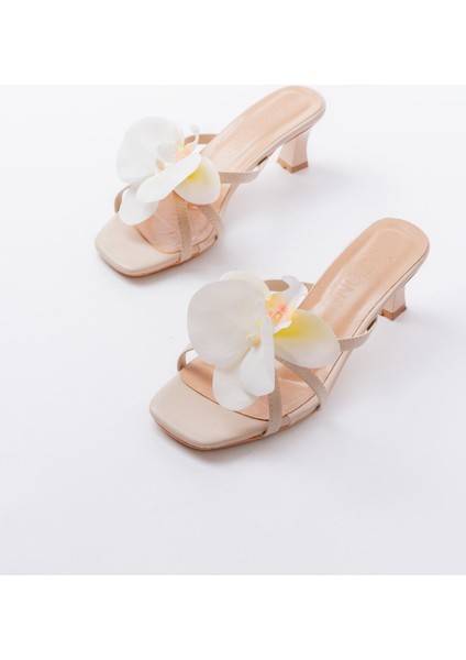 Bej Orkide Detaylı Ince Topuklu Kadın Terlik modelleri