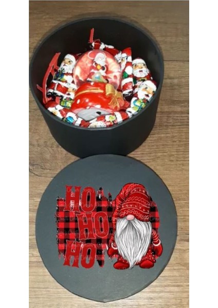 Işıklı Kar Küresi ve Noel Baba Çikolataları ile Yılbaşı Keyfi