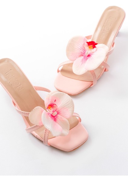 Pembe Orkide Detaylı Ince Topuklu Kadın Terlik fırsatları