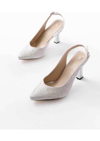 Gümüş Arkası Açık Taş Aksesuarlı Günlük Kadın Sandalet modelleri