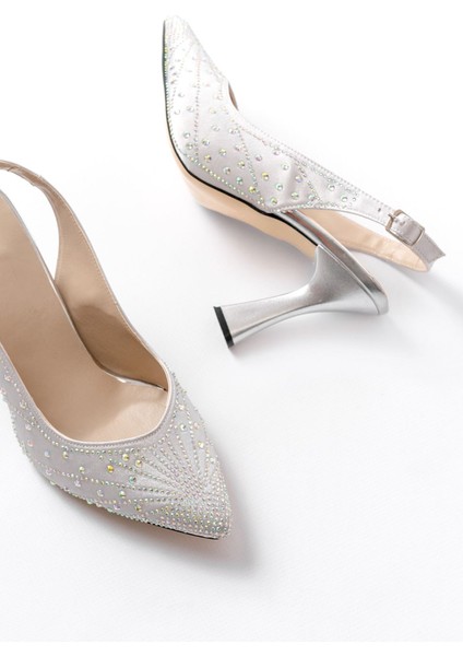 Gümüş Arkası Açık Taş Aksesuarlı Günlük Kadın Sandalet fırsatları