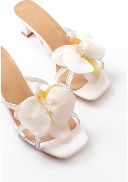 Beyaz Orkide Detaylı Ince Topuklu Kadın Terlik fırsatları