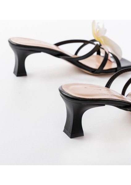 Siyah Orkide Detaylı Ince Topuklu Kadın Terlik modelleri