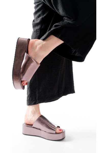 Rose Cam Kırığı Geniş Bantlı Dolgu Kadın Terlik fiyatları