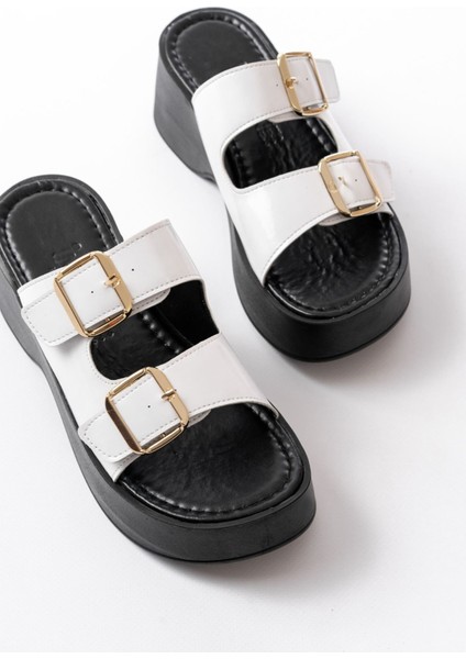 Beyaz Rugan Günlük Tokalı Dolgu Topuk Kadın Terlik fırsatları