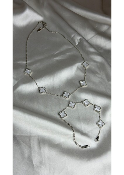 Kolye ve Bileklik Yonca Gümüş Renkli Beyaz Sedefli Set