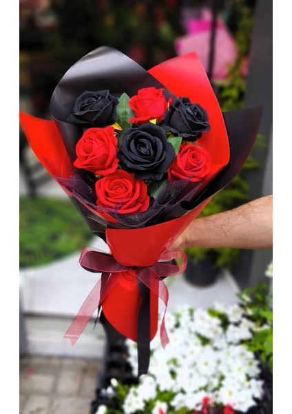 Kadife Gül Buketi Kırmızı & Siyah (7 Adet) Sevdiklerinize Özel Gün Hediyesi fiyatları