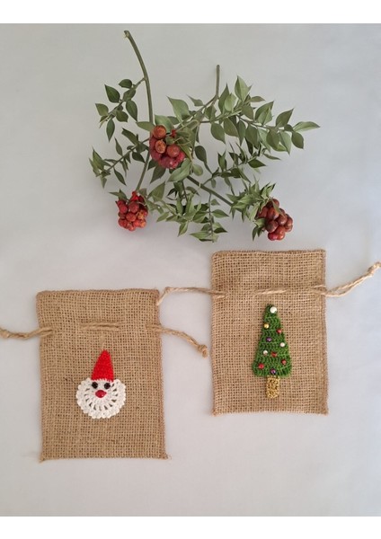 Iki Adet Noel Baba ve Yılbaşı Ağacı Figürlü Jüt Hediye Keseleri Bej