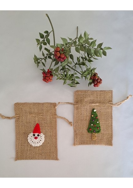 Iki Adet Noel Baba ve Yılbaşı Ağacı Figürlü Jüt Hediye Keseleri Bej fırsatları