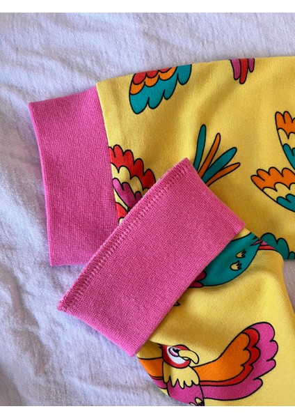 Kız Çocuk Likralı Penye Kaliteli Papağan Baskılı Pijama Takımı