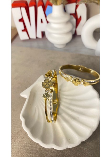 Yonca Model Kelepçeli Kadın Çelik Bileklik fiyatları