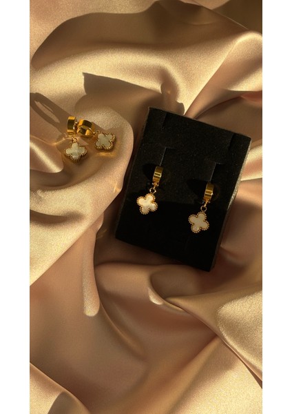 Beyaz Sedefli Yonca Küpe