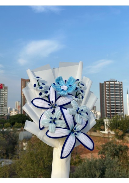 El Yapımı Mavi Beyaz Çiçek Buketi indirimleri