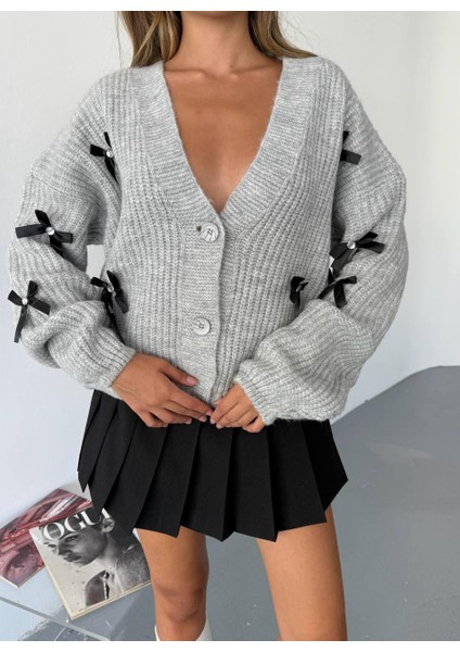 Gri Kurdeleli Triko Hırka modelleri