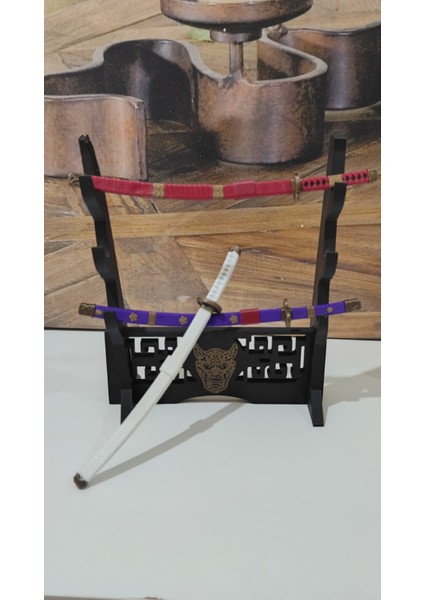 Zoro’nun Wano Arc Efsanevi 3’lü Mini Katana Seti One Piece (Stand Dahil Değil)