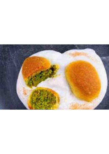 Markamız KEYİFLE -YE KEREBİÇ TATLIS OVAL TİPİ BİÇİMDE OLUP (İÇLİ KÖFTE ŞEKLİNDE) VE KENDİNE HAS KÖPÜĞÜ İLE HAZILANAN ÖZEL BİR TATLIDIR.