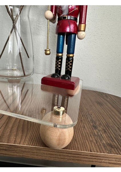 Turuncu Ahşap Top Ayaklı Şeffaf Düzenleyici, Şık ve Fonksiyonel Organizer.