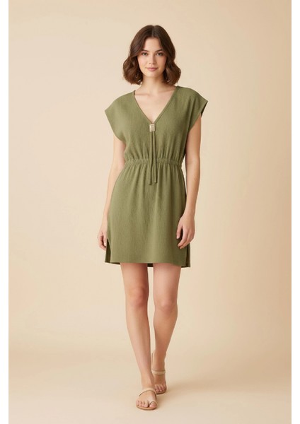 - Kadın Haki Yanları Yırtmaçlı Tokalı V Yaka Mini Plaj Elbisesi