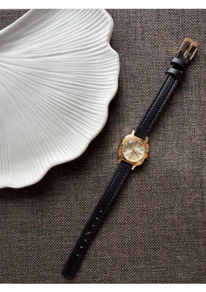 Retro Minimal Deri Kordon Vintage Kadın Kol Saati Siyah