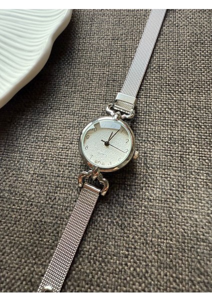 Retro Minimal Hasır Kordon Vintage Kadın Kol Saati Gümüş fırsatları