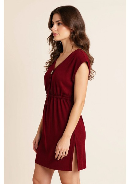 - Kadın Bordo Yanları Yırtmaçlı Tokalı V Yaka Mini Plaj Elbisesi fiyatları