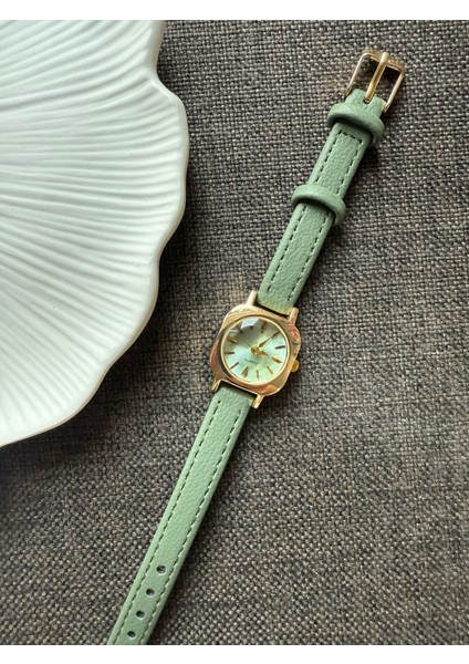 Retro Minimal Deri Kordon Vintage Kadın Kol Saati Su Yeşili indirimleri