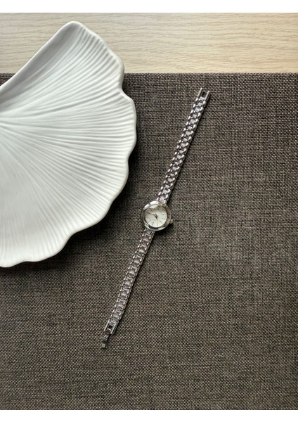 Retro Minimal Boncuk Kordon Vintage Kadın Kol Saati Gümüş