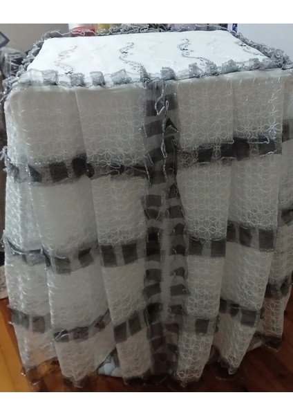 Beyaz Çamaşır Makinesi Örtüsü, Koruma ve Şıklık Için Ideal Seçenek