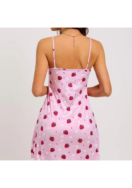 Pembe Çilek Desenli Askılı Kadın Gecelik Pembe