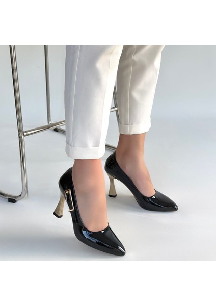 Motya Siyah Rugan Topuklu Ayakkabı fırsatları