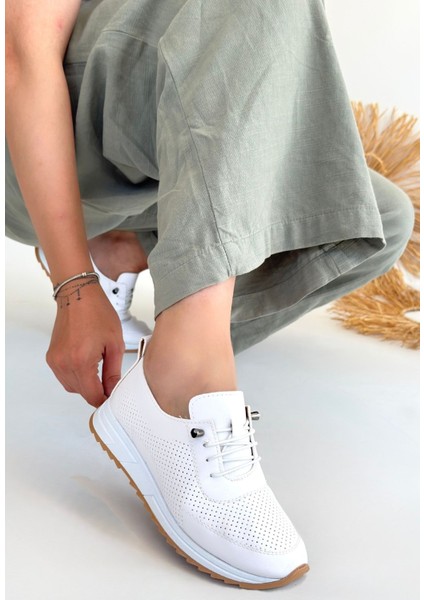 Tone Beyaz Cilt Bağcıklı Spor Ayakkabı fiyatları