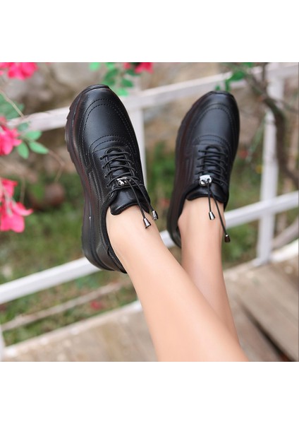 Romy Siyah Cilt Bağcıklı Spor Ayakkabı fırsatları