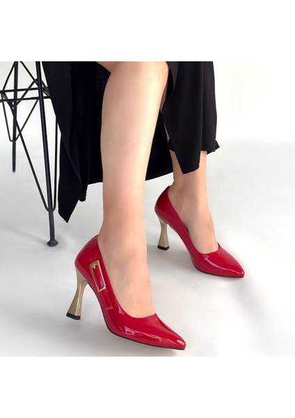 Motya Kırmızı Rugan Topuklu Ayakkabı fırsatları