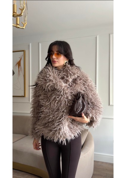 Kıvırcık Tüylü Taş Kürk