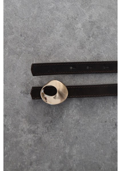 Oval Pirinç Tokalı Ince Kahve Kemer