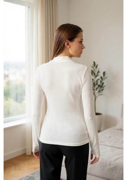 Kadın Beyaz Parmak Detaylı Esnek Uzun Kollu Body fırsatları