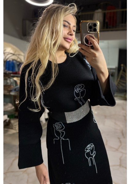 Siyah Taşlı Tesettür Triko Elbise